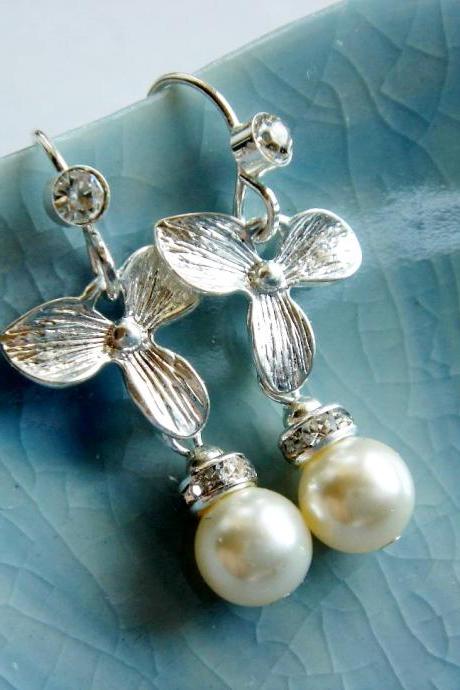 Anika Silver Brushed Flower and Pearl Earrings