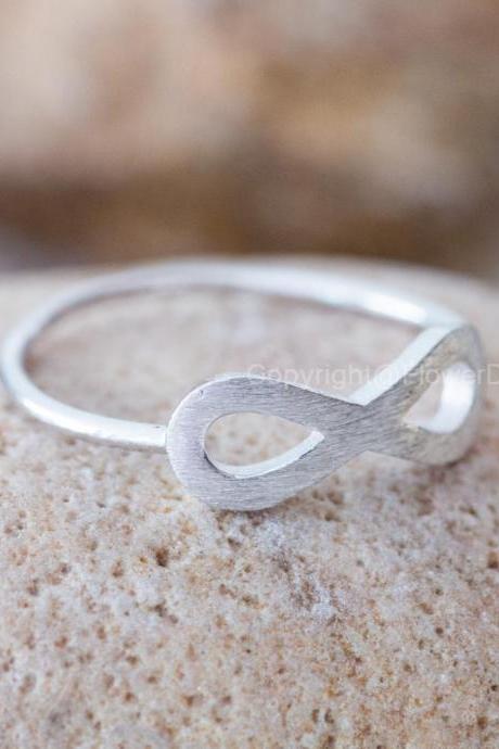 US Size 6-Simple INFINITY Ring In Silver