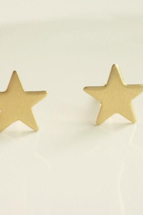 Pretty Tiny Gold Star Stud Earrings, Star Earrings Bridesmaid Gift. Minimal Jewelry,gift Under 10