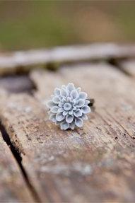 Grey Chrysanthemum Cabochon Vintage Style Ring Maid of Honor Gifts - Cloudy