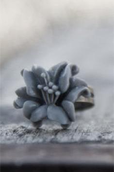 Grey Lily Flower Adjustable Vintage Style Ring - Storm