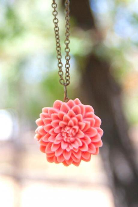 Large Pink-Melon Chrysanthemum Vintage Style Necklace - Melon