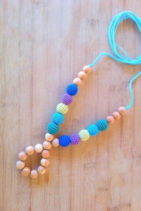 Juniper Wood Ring Breastfeeding mom necklace - Teething necklace in blue, lilac, spring yellow, green, tuorquse