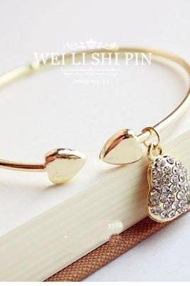Free Shipping Heart Pendant Embellished Bracelet