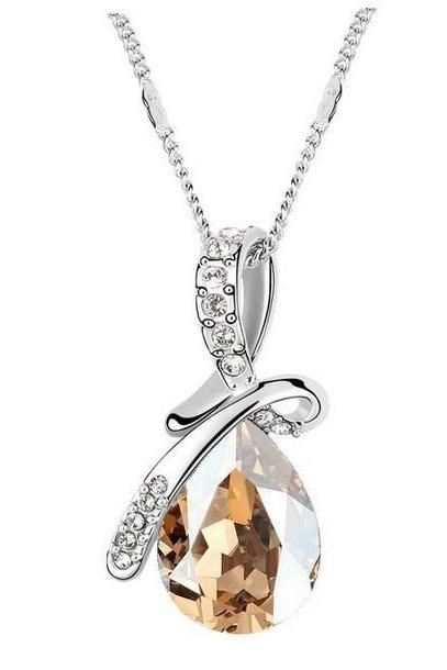 Fashion And Beautiful Austrian Jewelry Crystal Necklace - Golden