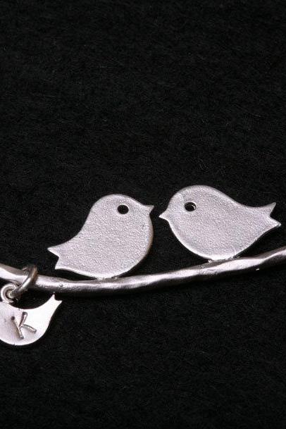 Initial Bracelet,Bird on the branch,bird initial,two birds,Mother jewelry,Baby bird bracelet,Two initial letters,Mom and baby
