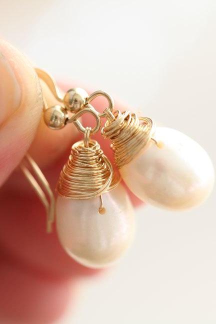 Wire wrapped pearl earrings,everyday jewelry,bridesmaid gifts,14k gold filled,Mother jewelry,
