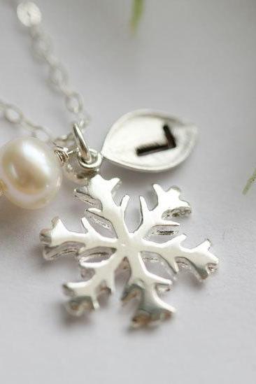 SNOWFLAKE necklace,leaf initial,Wire wrapped Pearl,WINTER WEDDING,Christmas gift,Bridesmaids Gifts,Wedding jewelry Gift
