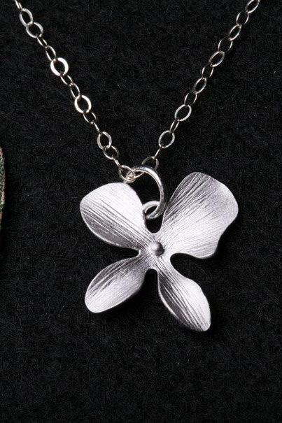 Single Textured Orchid Flower Necklace,Flower Jewelry,Flower Girl Gift,Wedding Jewelry,Bridesmaid gifts,Four petal flower