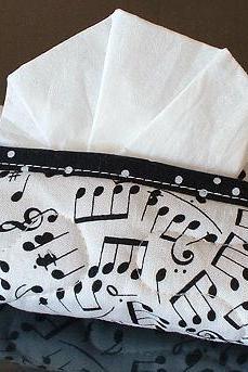 70 Red Love Heart 1.5 X 1 Inch Die Cut