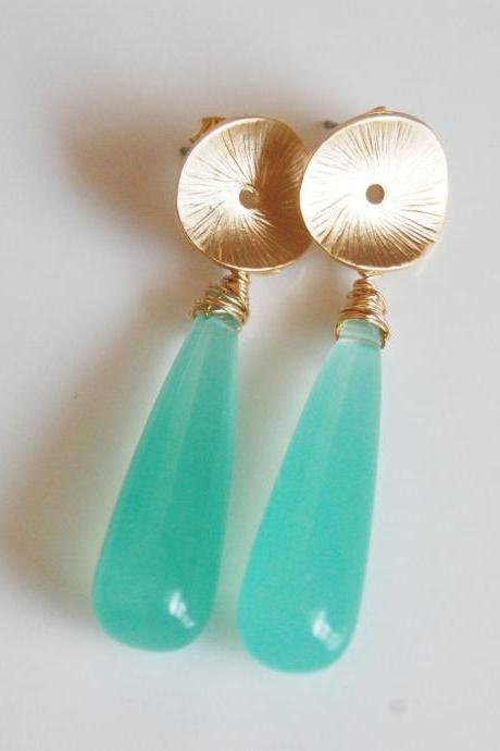 Aqua color smooth long drop quartz briolette earrings with round texture disc