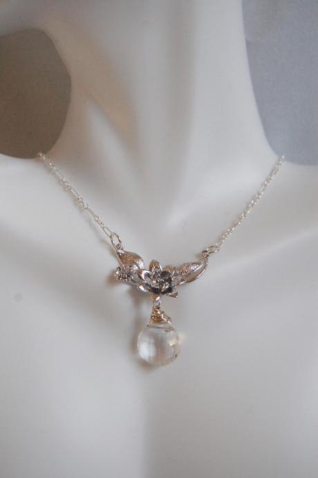 Crystal Quartz And Flower pendant Necklace