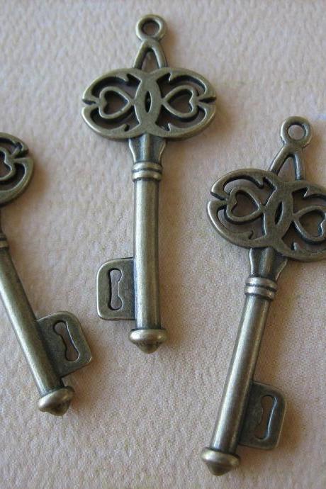 3PCS - Bronze Key Charms - Lead and Nickel Free - 16x45mm - Findings by ZARDENIA
