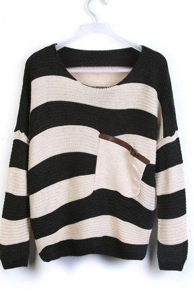 Loose Black Striped Sweater With Pocket