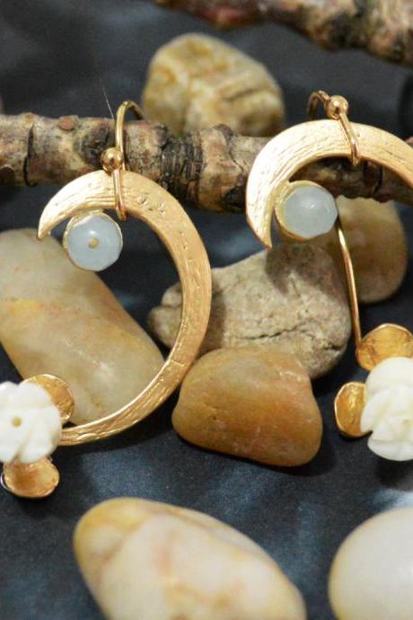 SALE10%) B-057 Pendant earrings, Gemstone earrings, Flower earrings, Gold plated earrings /Bridesmaid gifts/Everyday jewelry/