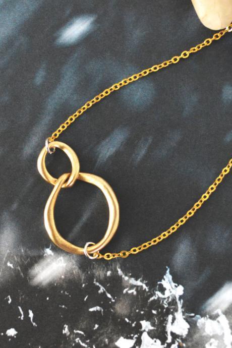 Interlocking Circle Necklace, Linked Ring Necklace, Two Circles Necklace, Gold Plated/bridesmaid Gifts/everyday Jewelry/