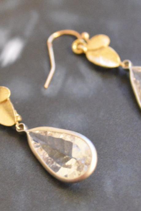 Leaf drop earrings, Dangle earrings, Bezel set crystal earrings, Gold plated earrings/Bridesmaid gifts/Everyday jewelry/