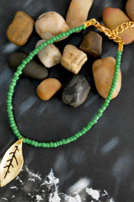 SALE) C-009 Beaded bracelet, Seed bead bracelet, Nature Bracelet, Simple bracelet, Charm bracelet, Leaf bracelet/Everyday jewelry/