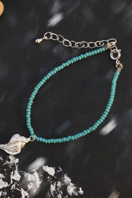 ) C-005 Beaded Bracelet, Seed Bead Bracelet, Blue Bracelet, Simple Bracelet, Charm Bracelet, Seashell Bracelet/everyday Jewelry/