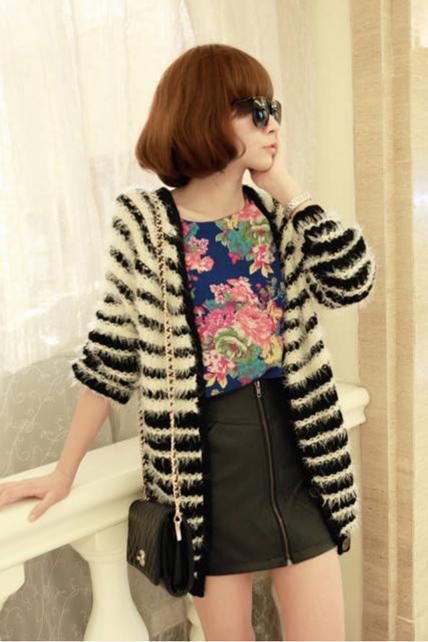 Girls White And Black Color Blocking Long Cardigans