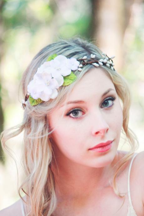 White Flower Hair Crown, Bridal Flower Headpiece, Flower Hair Wreath, Flower Crown, White Wedding Hair Accessories