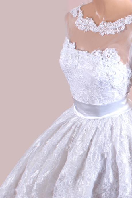 Plus Size wedding lace dresses /tulle Sleeves/ Bridal Gown