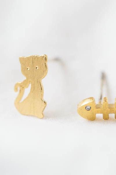Cat And Fish Bone Earring,jewelry,earrings,studs,post,earrings,studs,posts,animal Earrings,cat Fishbone,cat Earrings,fishbone Earring,e105r