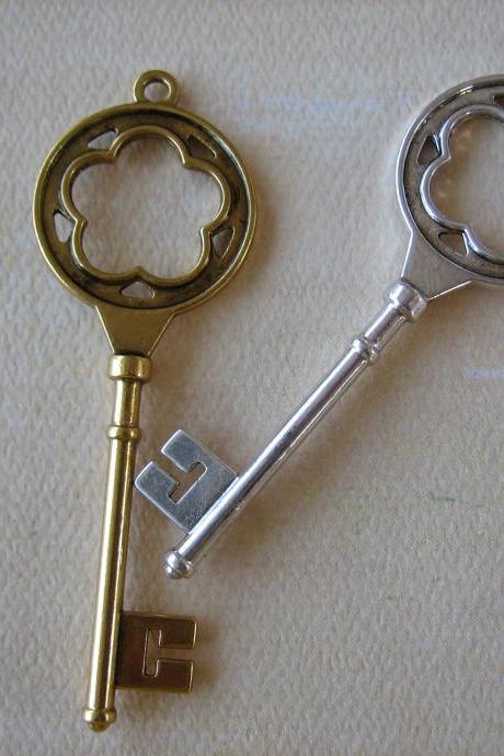 2pcs - Antique Silver &amp;amp;amp; Gold Color Key Charms - Lead And Nickel - 77mm - Findings By Zardenia