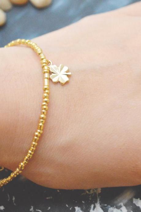 C-060 Gold Beaded bracelet, Seed bead bracelet, Clover bracelet, Pendant Bracelet, Simple bracelet, Charm bracelet/Everyday jewelry/