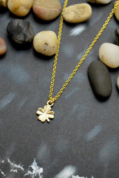 A-120 Clover necklace, Simple necklace, Modern necklace, Gold plated chain/Special gifts/Everyday jewelry/