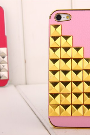 Pyramid Studded Gold Silver Studs Leather Case Cover for iPhone 5 Retail box