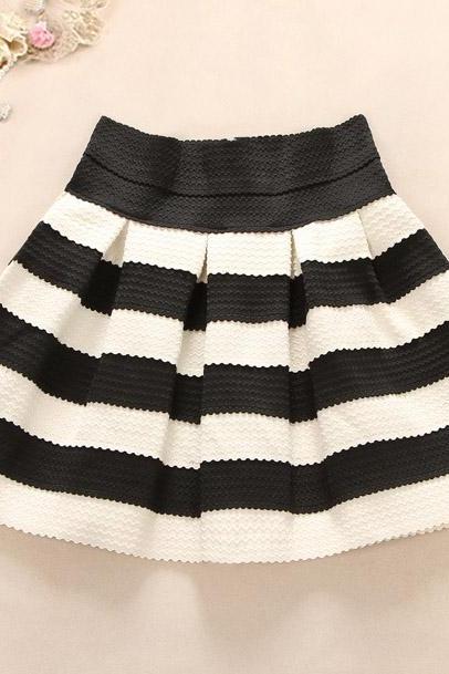 A 091205 Black And White Striped Waist Tutu Skirt