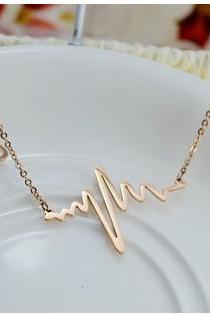 Heartbeat Feeling Female Short Paragraph Clavicle Chain Necklace