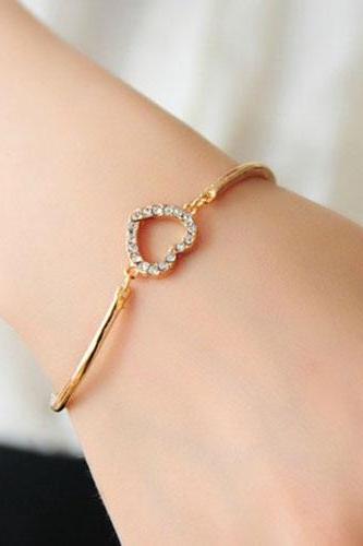 Love Heart Studded With Rhinestones Chain Bracelet Bangle [grzxy61200007]