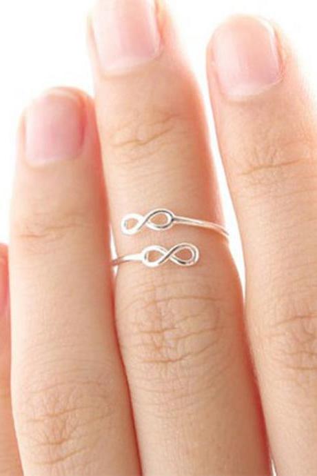 two 8 knuckle ring