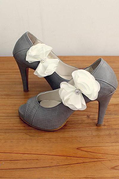 Bridal Shoe Clips,Set of 2 for Bridal Wedding,Bridal Shoe Clips,Shoe Clips,Wedding Clips, Bridal Shoe Accessories,wedding shoes corsage