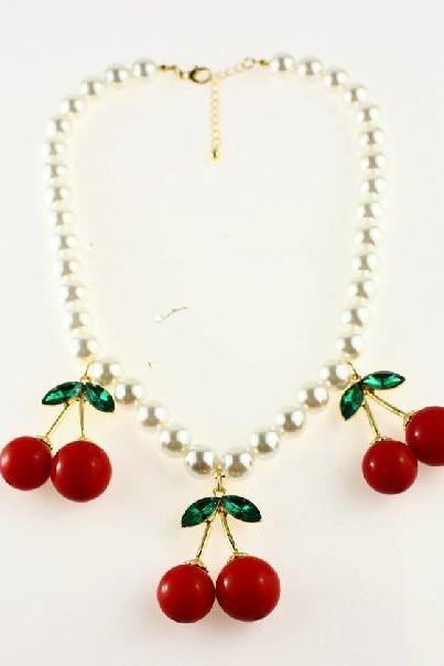 VI VI magazine three cherry Pearl Necklace