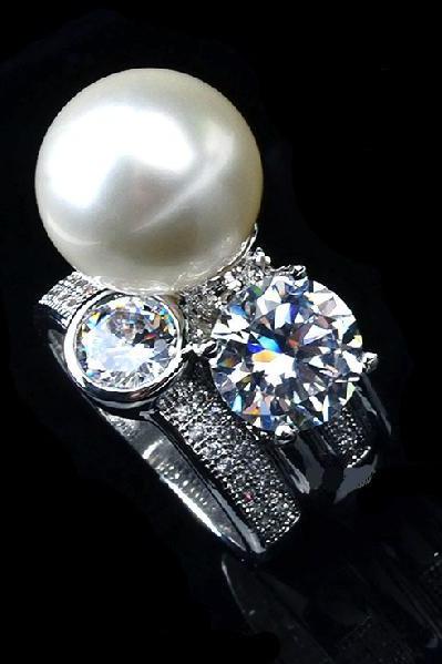 925 Sterling Silver British brand Kisman with large pearl diamond ring us size 6-8, about 10 g