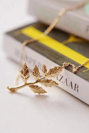 Exquisite leaves short chain necklace clavicle chain