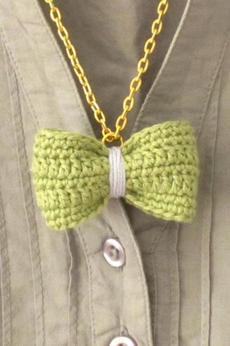 Crochet Bow Pendant. Moss Green And Lavender Cotton Yarn.