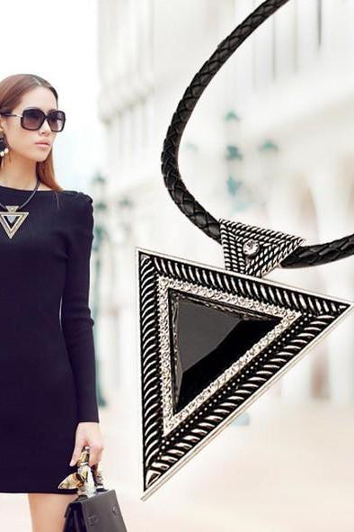 Vintage Jewelry Triangle Statement Necklace Rhinestone Necklaces & pendants Leather Chain Dress Costume Item N14