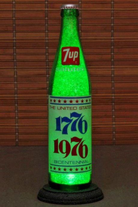 Vintage 7-up 1776-1976 Bicentennial Soda LED Bottle Lamp Bar Light Made in USA