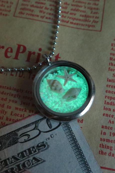 Shipping Green Sea World, The Marine&amp;amp;#039;s Heart, Prom Jewelry, Party Jewelry,glow In The Dark Green Necklace,glowing Pendant