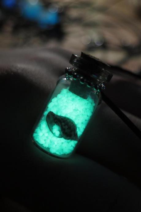 Free Shipping Green Wishing Bottle Glowing necklace, Glow Bracelet in the dark, Glowing Jewelry,Glow Pendant Necklace,Party necklace