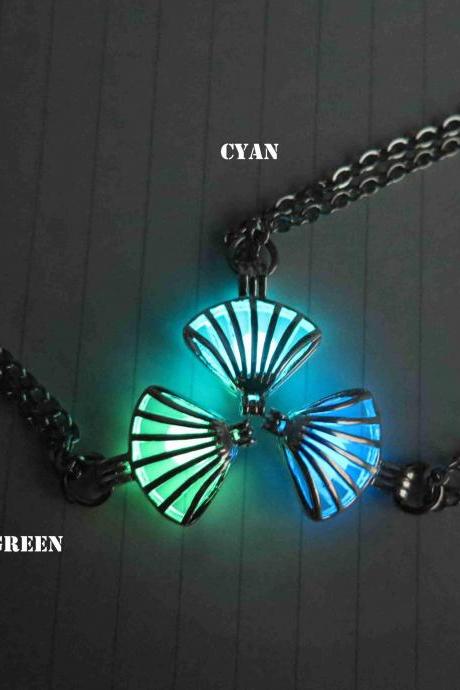 Free shipping glow in the dark,Cyan Luminous shell necklace, Glow in the dark Pendant Necklace