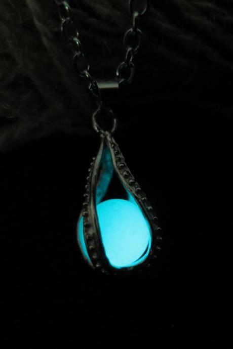 Shipping Cyan Luminous Ball, Dragon Claw, Prom Jewelry, Party Jewelry,glow In The Dark Cyan Necklace,glowing Pendant Necklace
