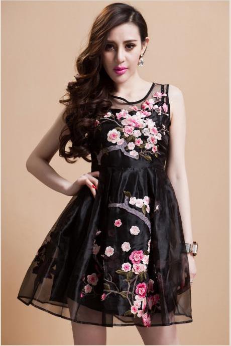 Flower Embroidery Sleeveless Dress Black