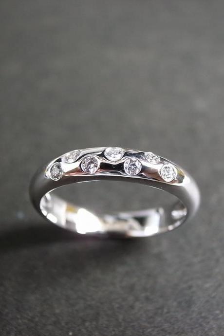 Diamond Wedding Ring in 18K White Gold