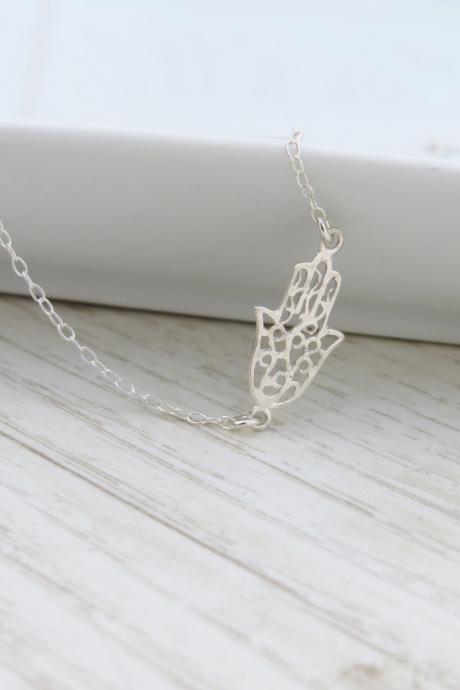 Silver hand necklace - Dainty silver necklace, Silver hamsa necklace, Silver pendant, Jewish jewelry, Silver filigree