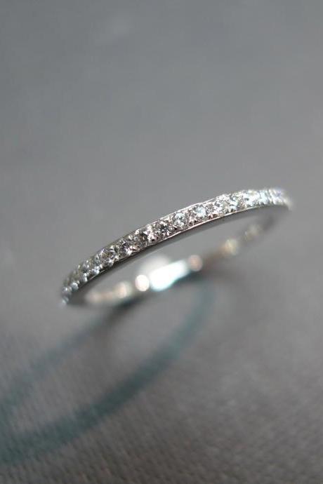 Classic Wedding Diamond Ring in 18K White Gold